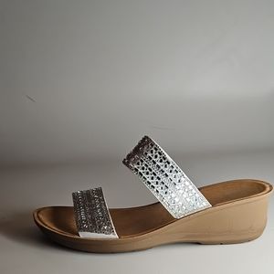 Silver Rhinestone Women's Sandals EUC  8.5 Wide